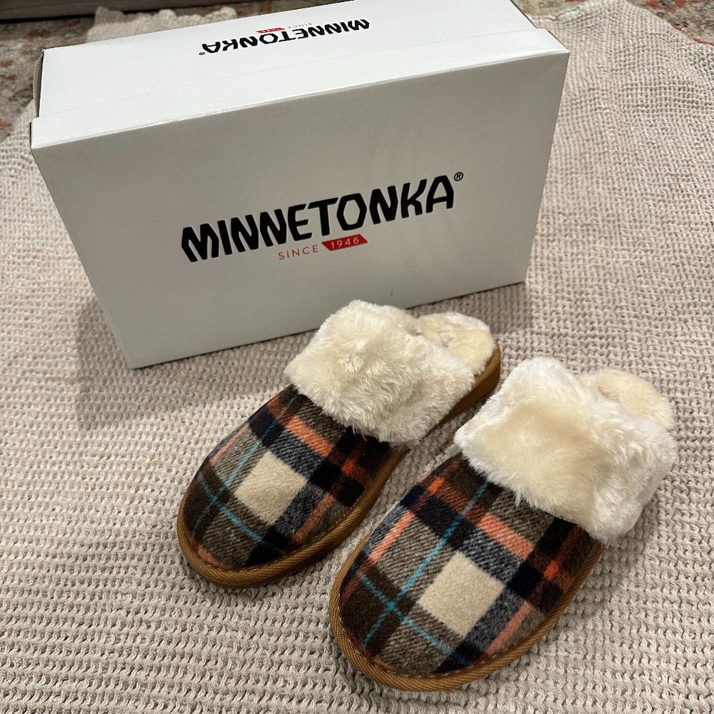 Minnetonka Slippers